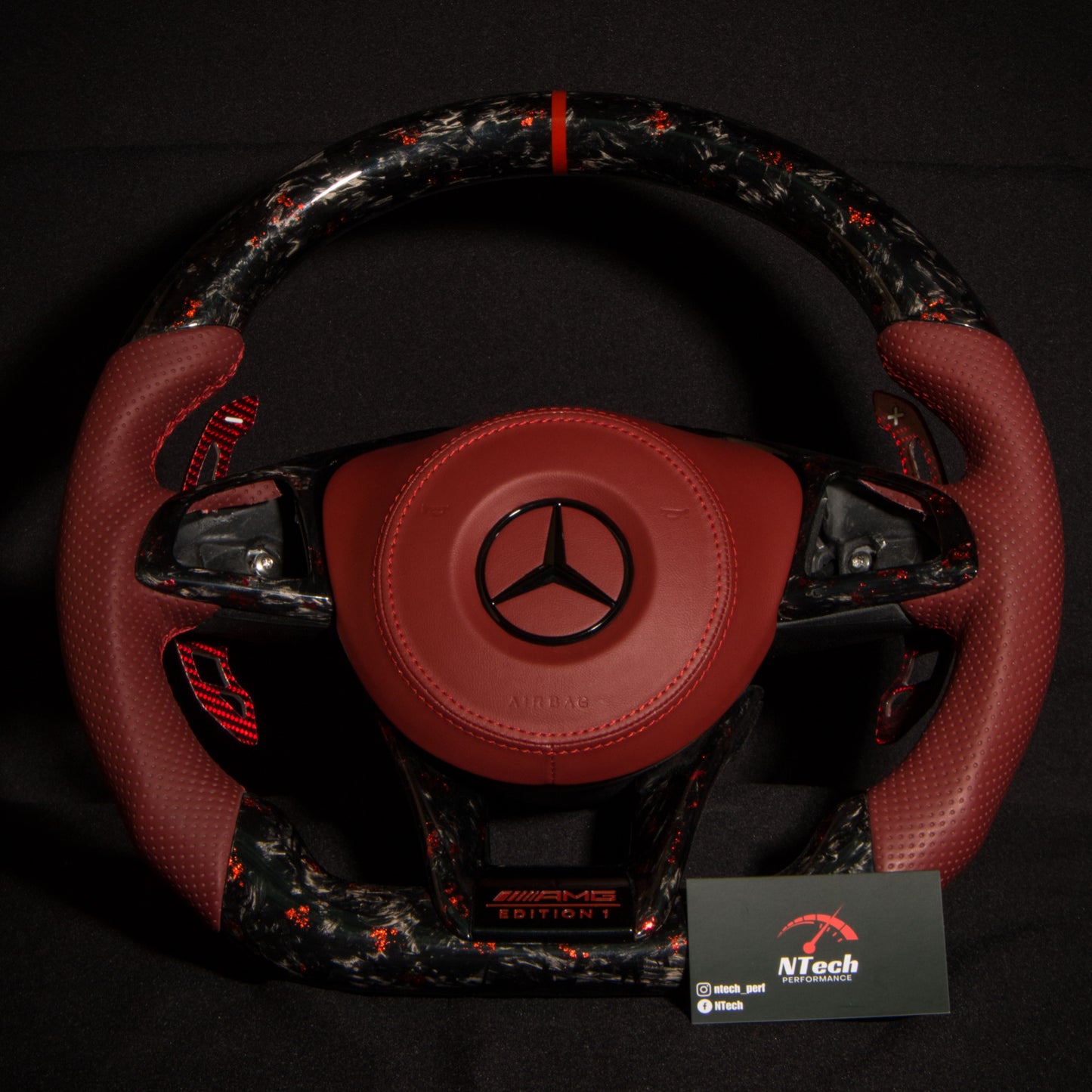 Volant Carbone personnalisé Mercedes AMG