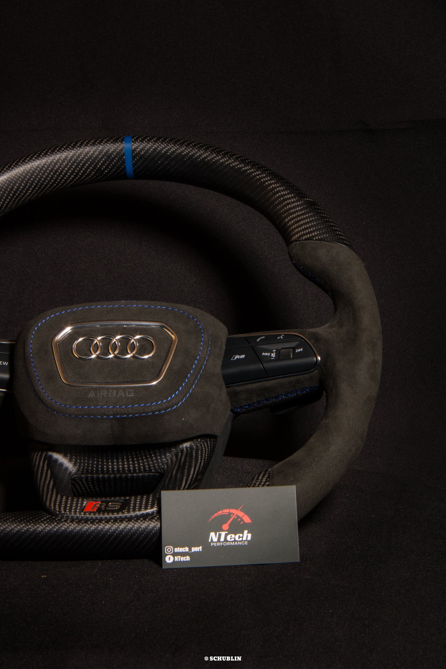 Audi Q/RS 8Y Custom Carbon Steering Wheel
