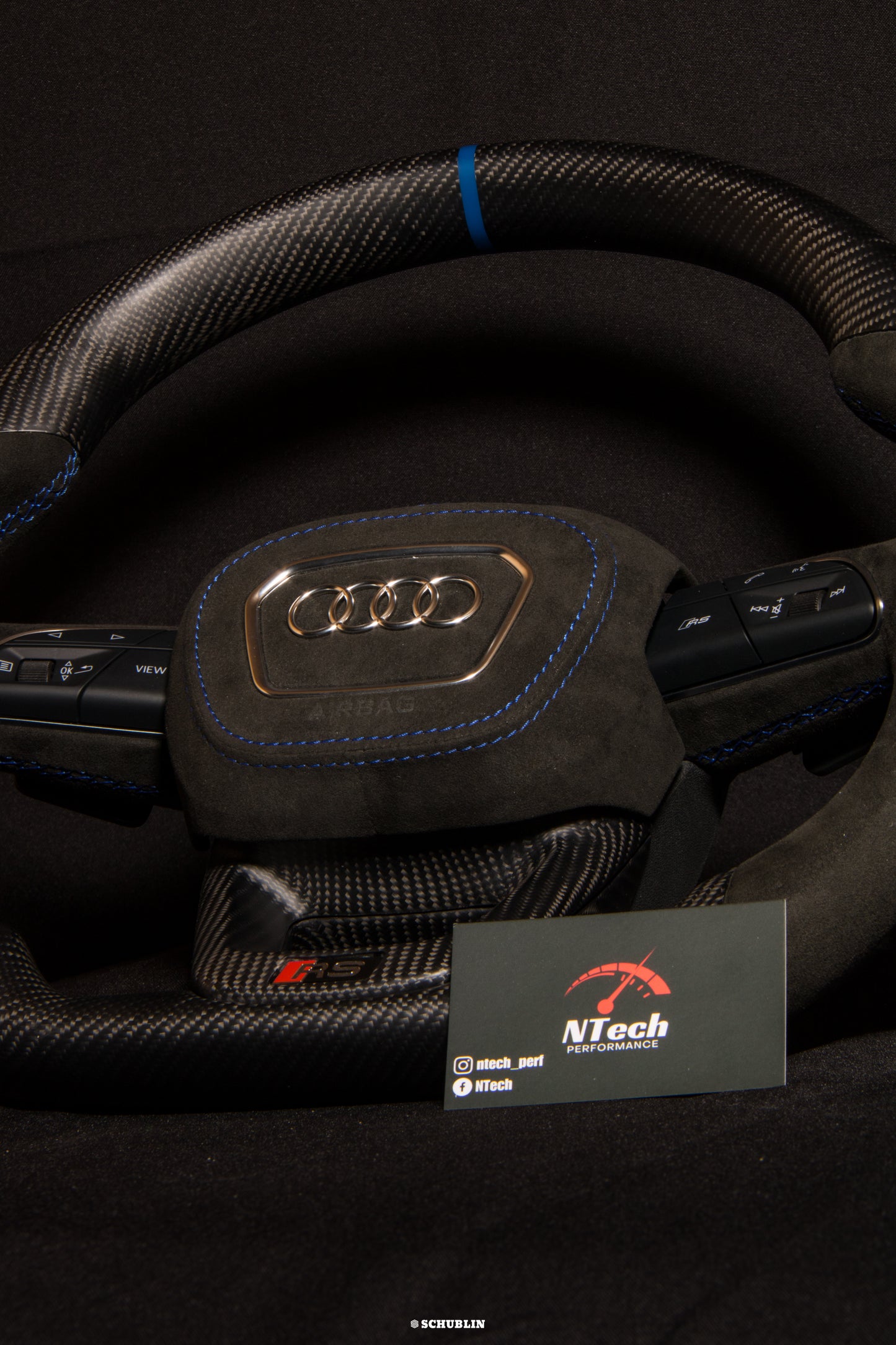 Audi Q/RS 8Y Custom Carbon Steering Wheel