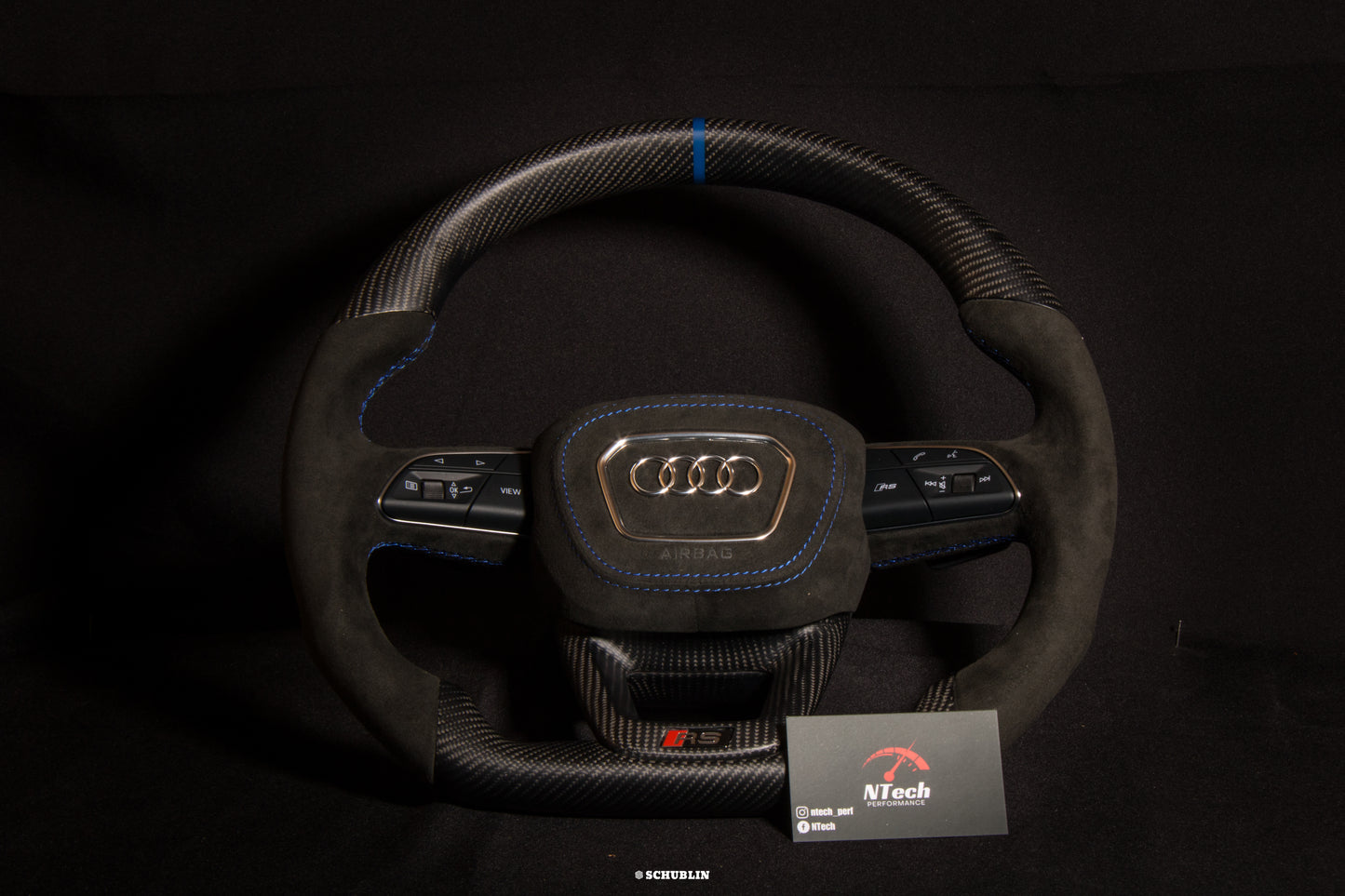 Audi Q/RS 8Y Custom Carbon Steering Wheel