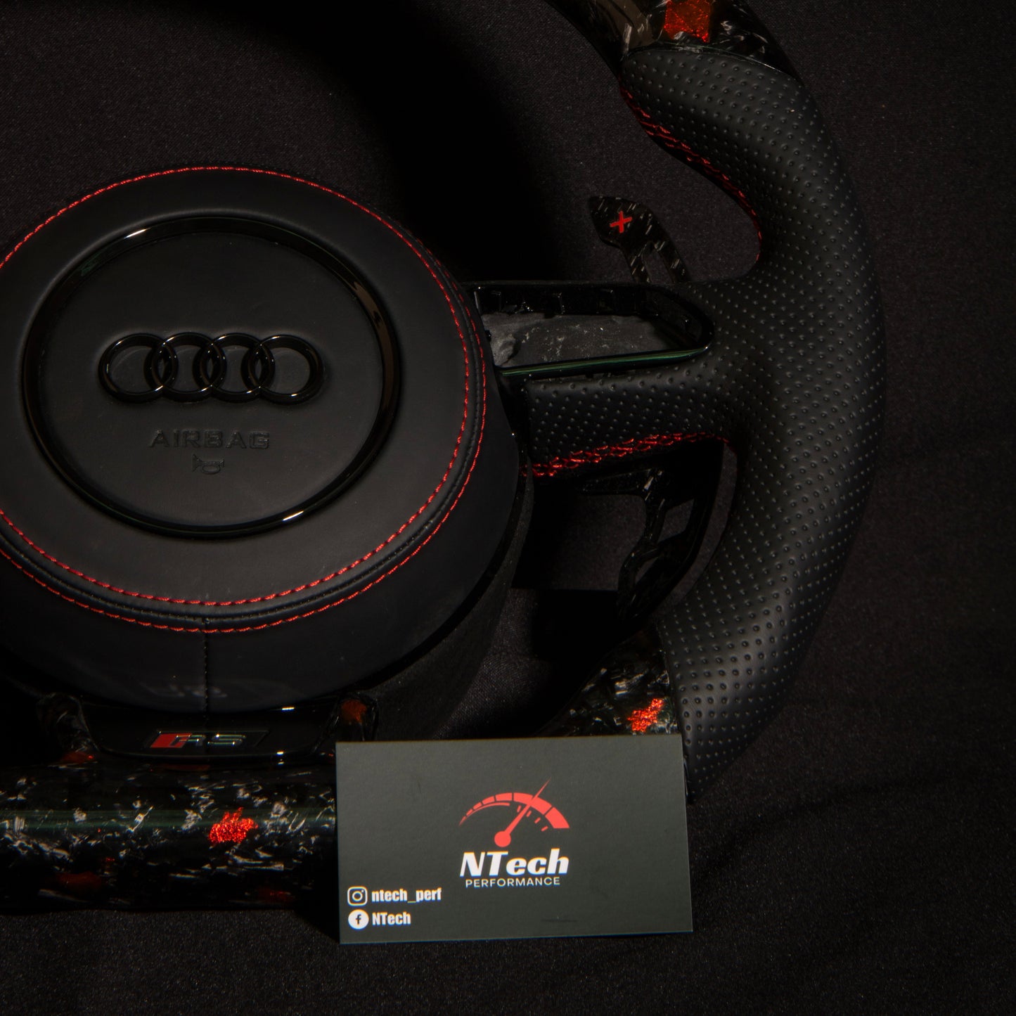 Volant Carbone Personnalisé Audi 8V1 / S1 / S3