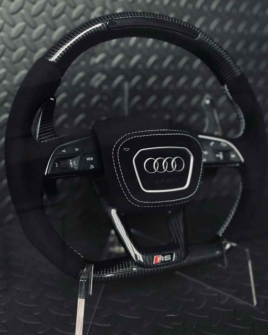 Audi Q/RS 8Y Custom Carbon Steering Wheel