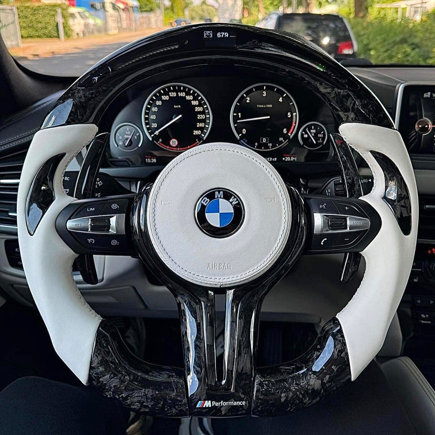 Volant Carbone Personnalisé BMW Série F (F20, F30, F32, F10, F15, M2/M3/M4)