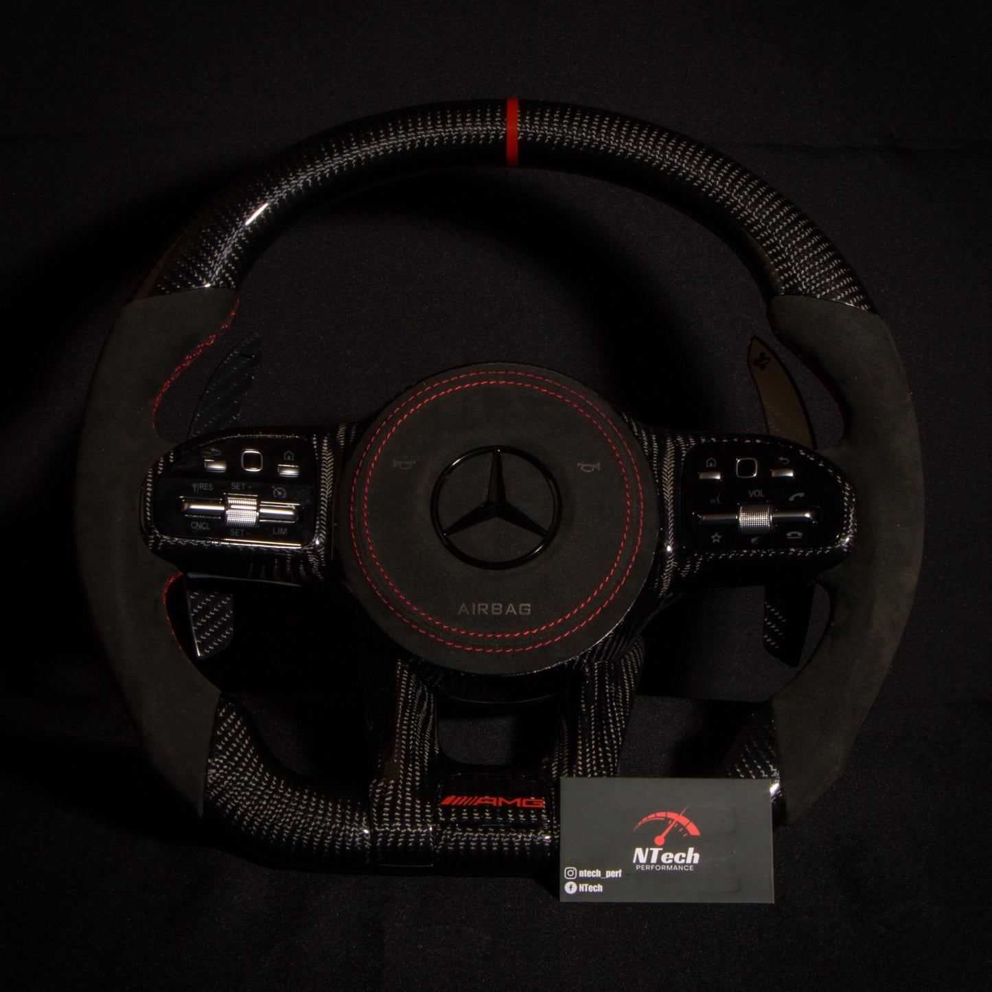 Volant Carbone personnalisé Mercedes AMG