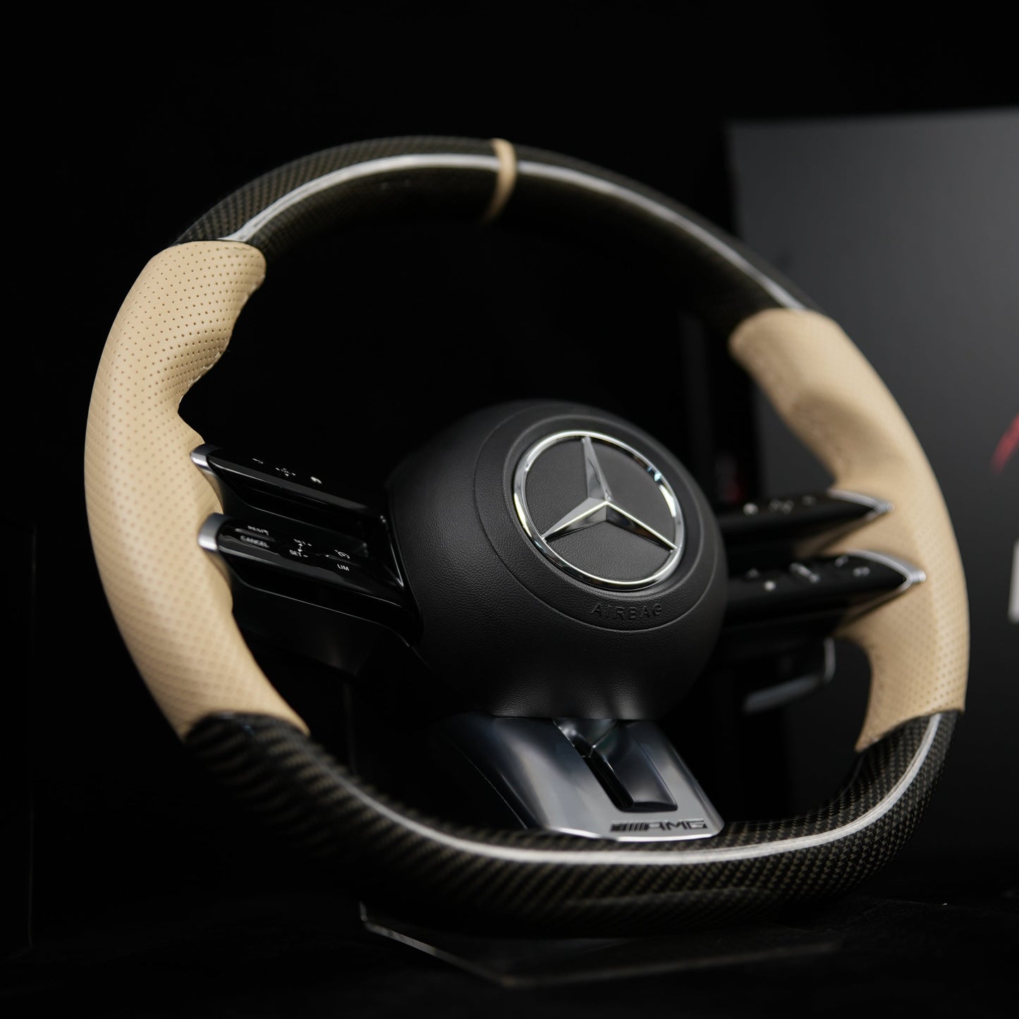 Volant en Stock Carbone tressé poignées cuir beige Mercedes Classe A C E CLA GLA GLE GLS 2018+