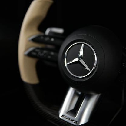 Volant en Stock Carbone tressé poignées cuir beige Mercedes Classe A C E CLA GLA GLE GLS 2018+