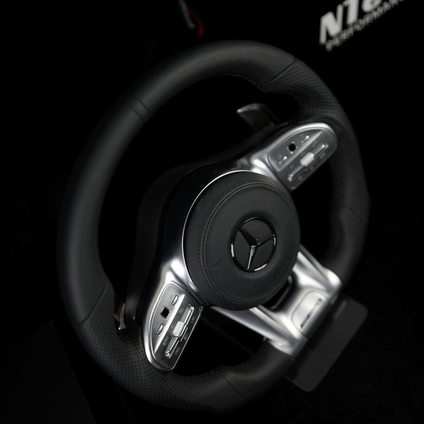 Mercedes Vollleder-Lenkrad in Schwarz – Klasse A, B, C, E, CLA, GLA, GLB, GLE ab Bj. 2018+