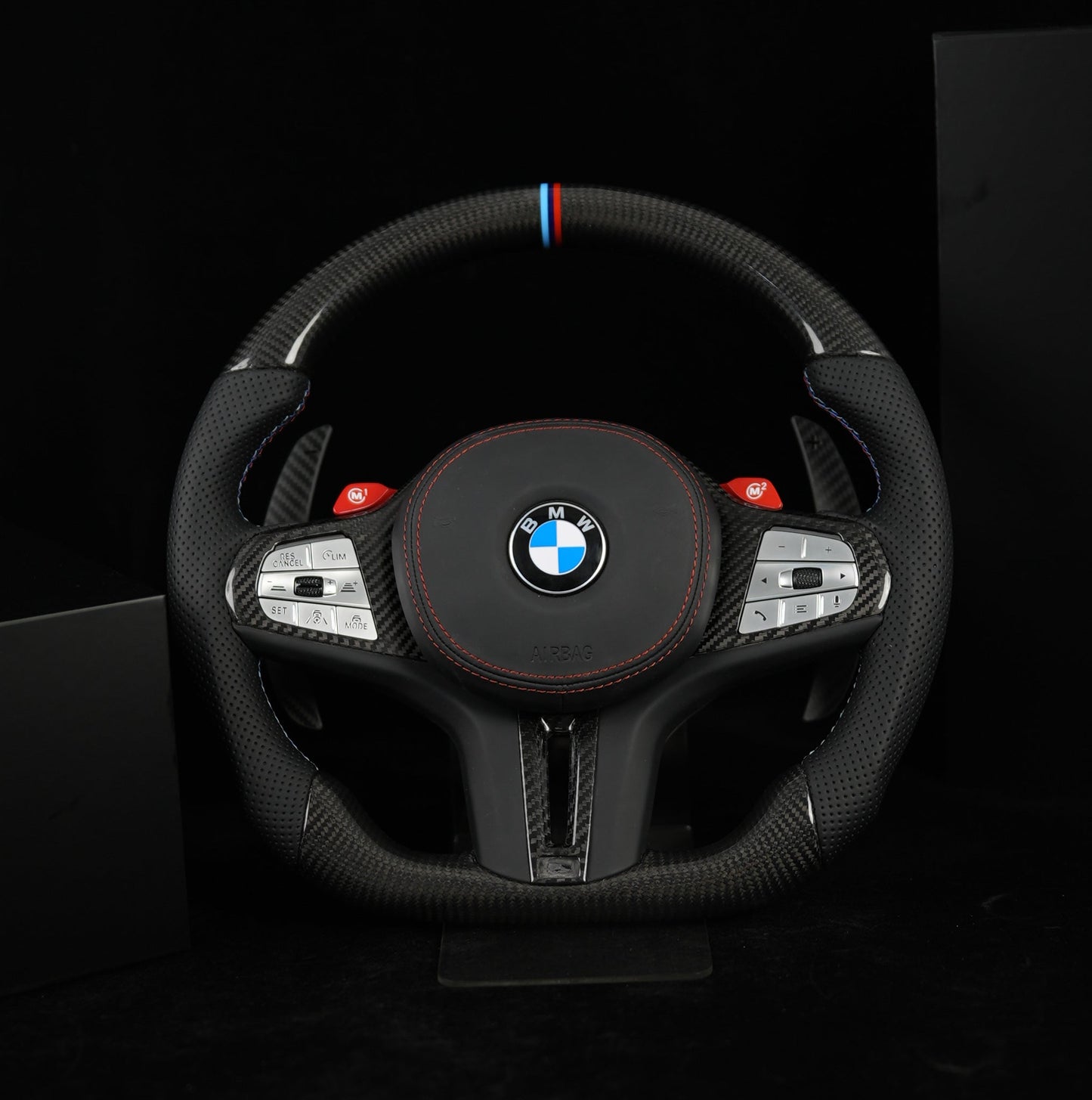 Volant en Stock Carbone tressé noir cuir perforé noir garniture pleine tressé noir  M1 M2 BMW Série G 2019+