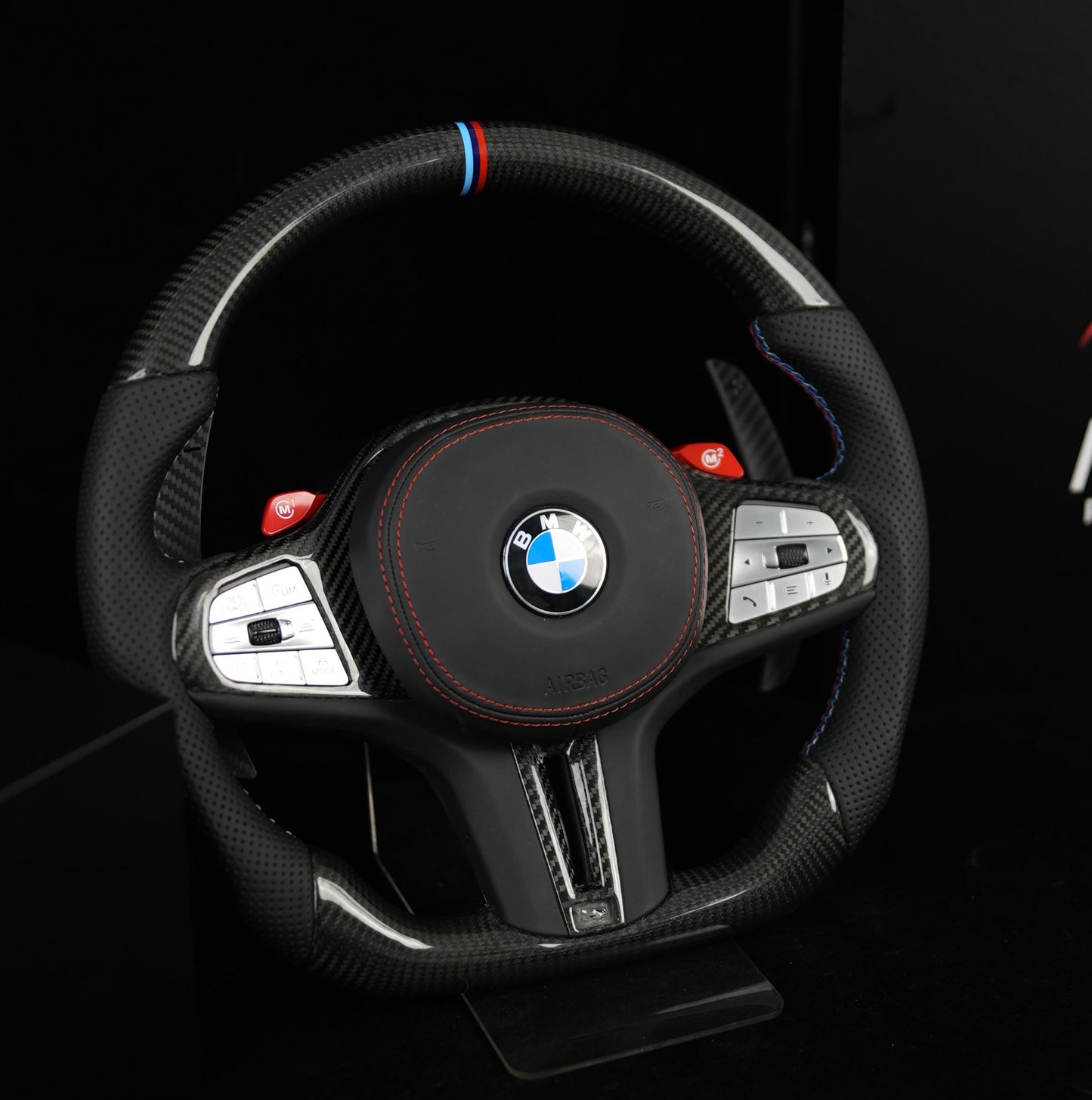 Volant en Stock Carbone tressé noir cuir perforé noir garniture pleine tressé noir  M1 M2 BMW Série G 2019+