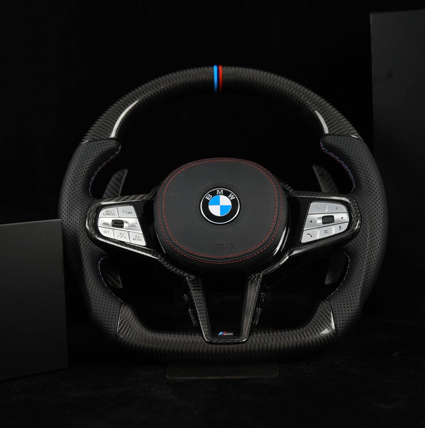 Volant en Stock Carbone tressé noir cuir perforé noir garniture carbone tressé noir Alcantara BMW Série G 2019+
