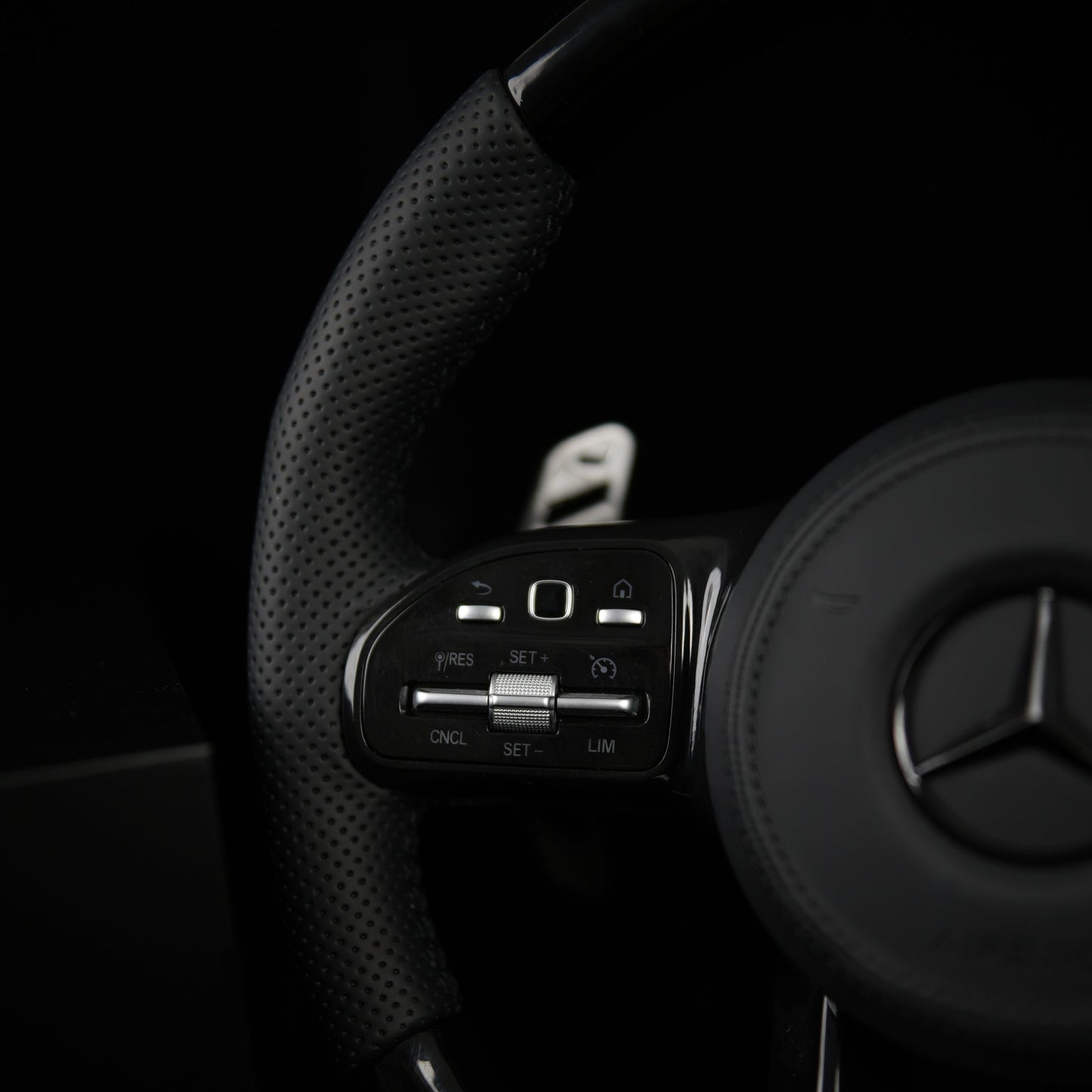 Configurateur Volant Carbone Mercedes Classe A B C E CLA GLA GLB GLE 2018+