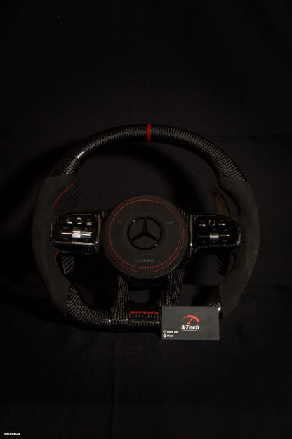 Volant Carbone personnalisé Mercedes AMG