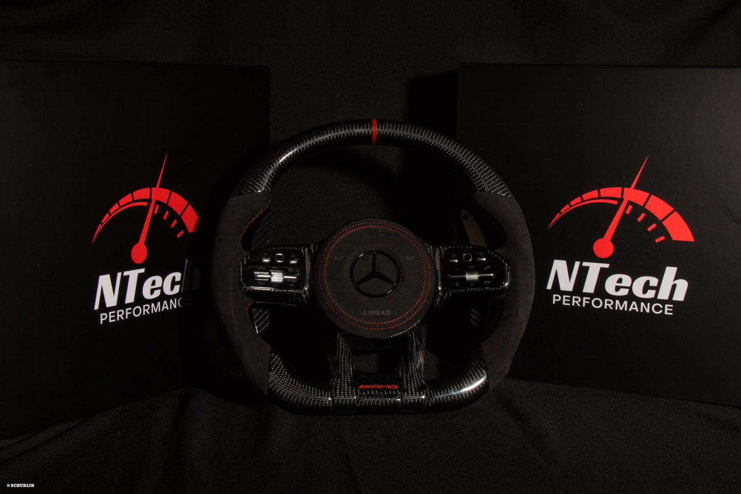 Volant Carbone personnalisé Mercedes AMG