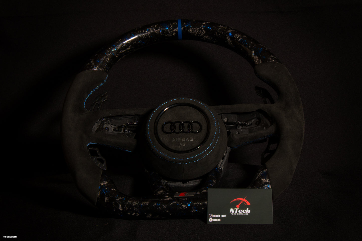 Volant Carbone Personnalisé Audi 8V2 A3/S3/RS3..8Y