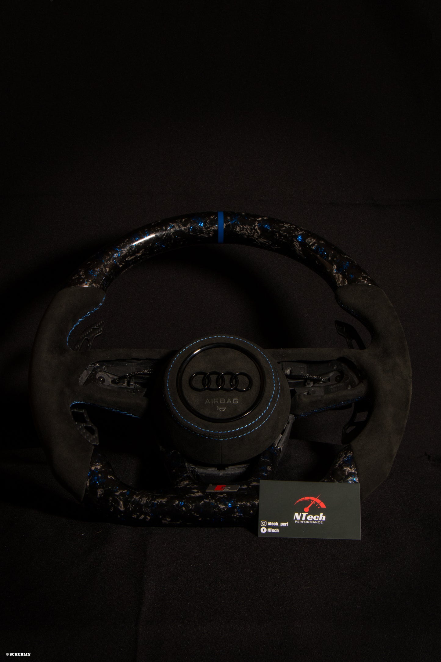Volant Carbone Personnalisé Audi 8V2 A3/S3/RS3..8Y