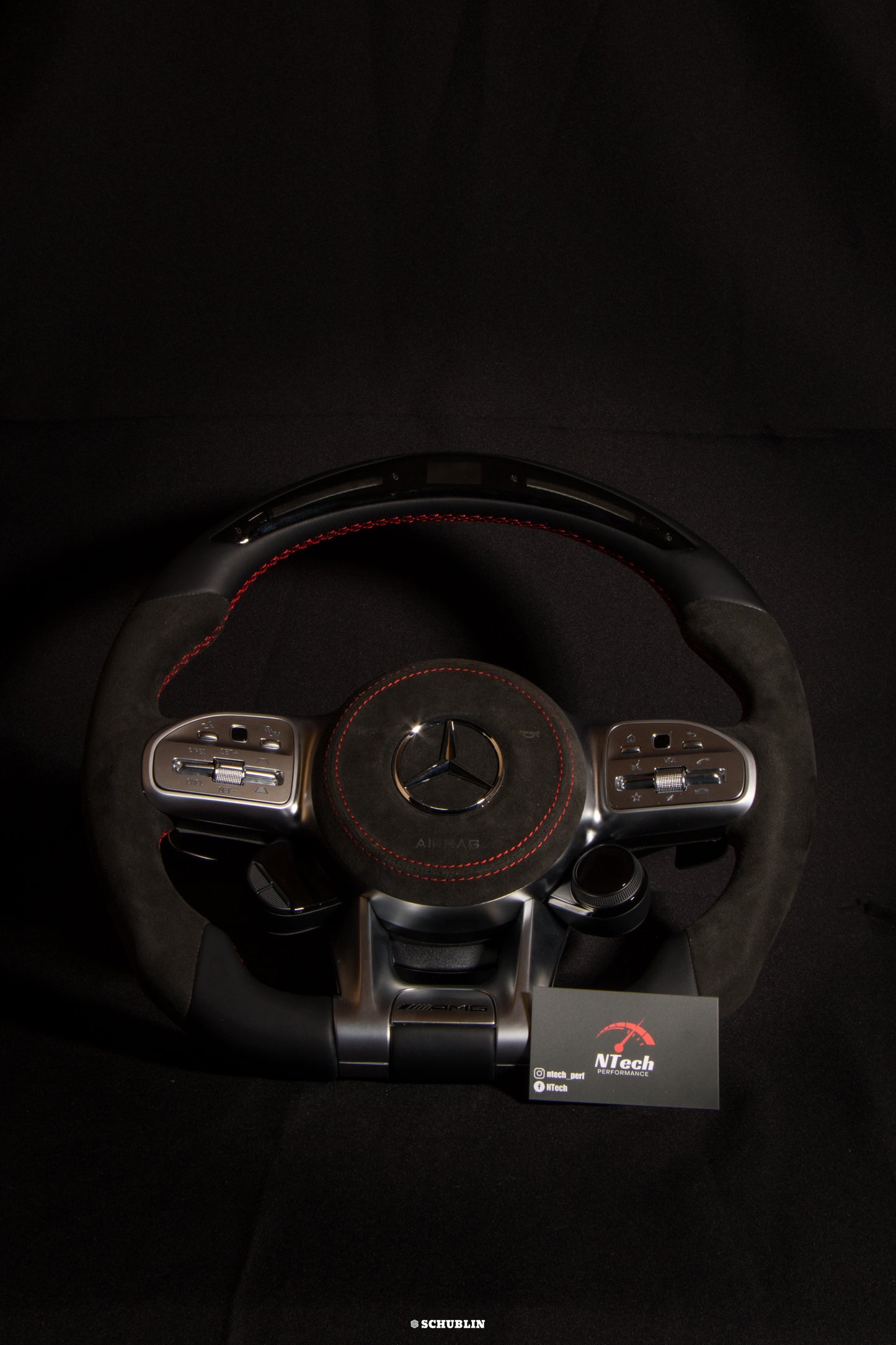 Volant Carbone personnalisé Mercedes AMG