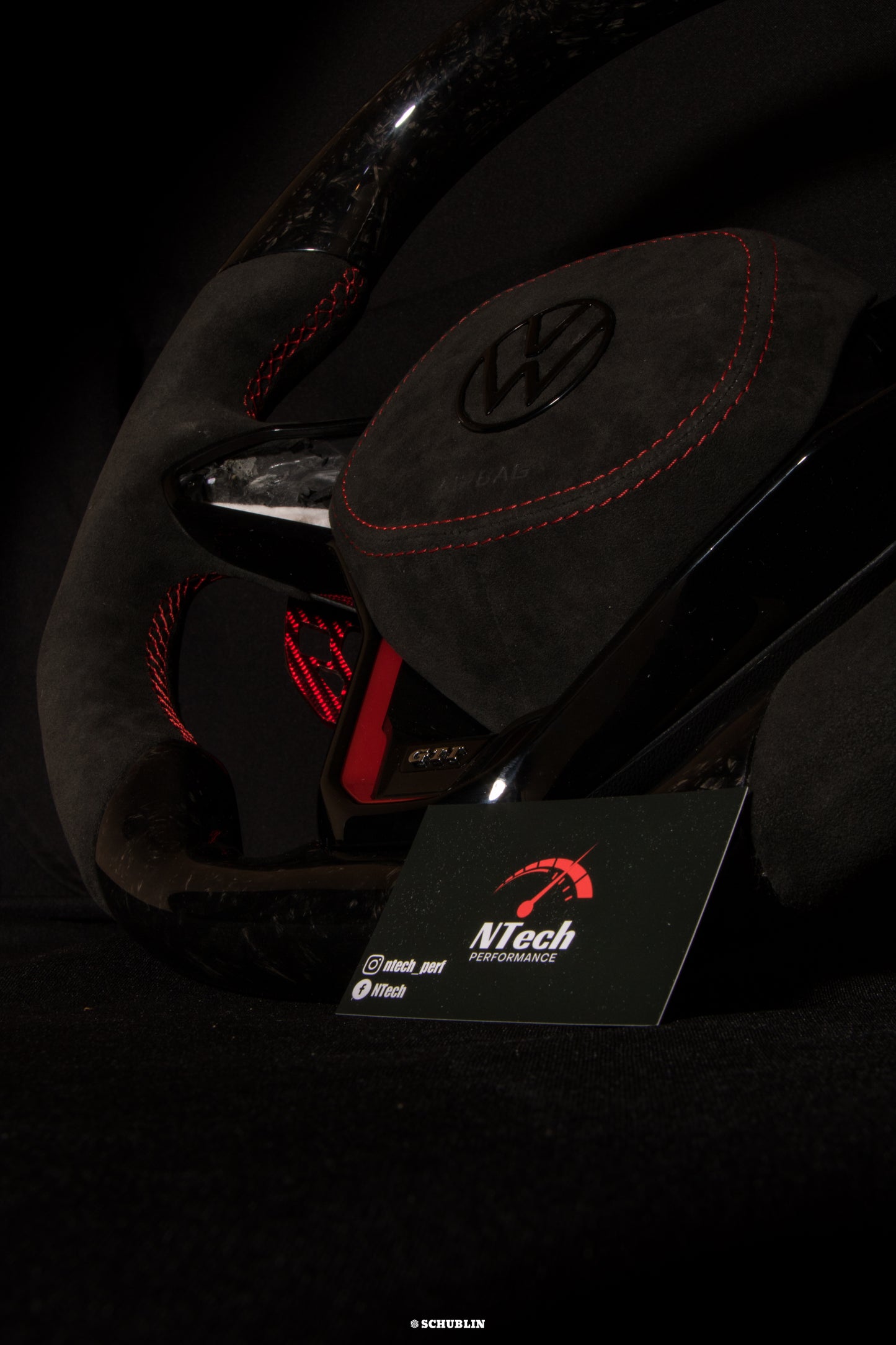 Volant Carbone Personnalisé VOLKSWAGEN GOLF 8 GTI/R/GTE