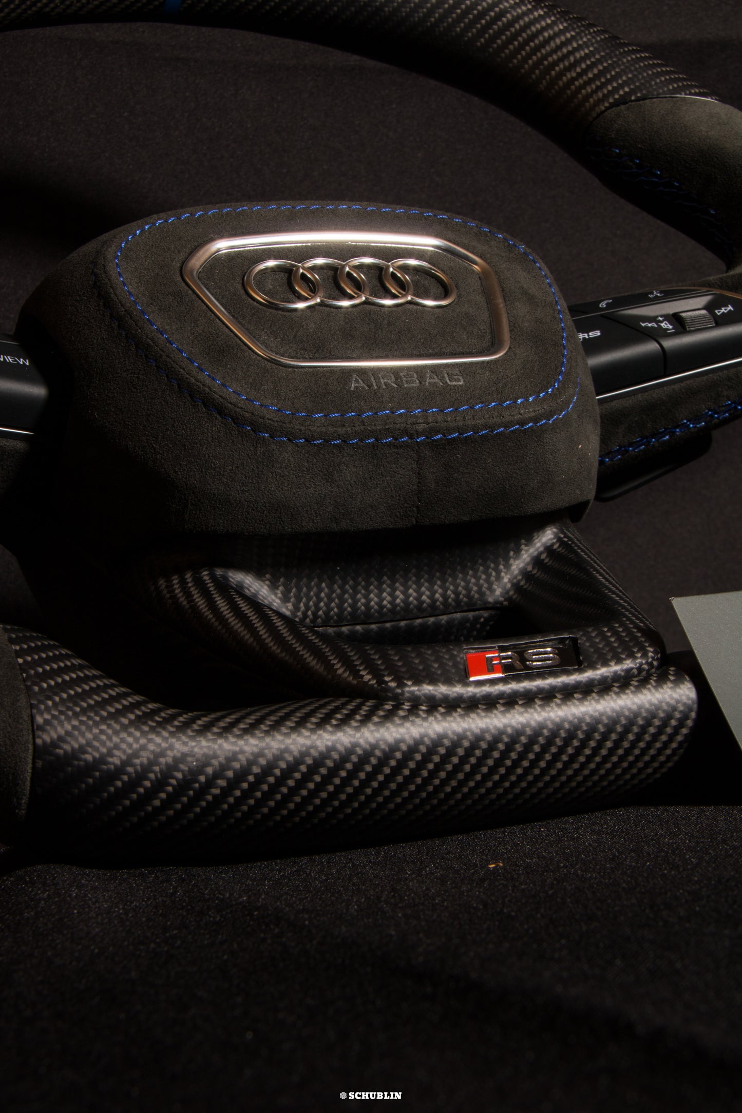 Volant Carbone Personnalisé Audi Q/RS 8Y