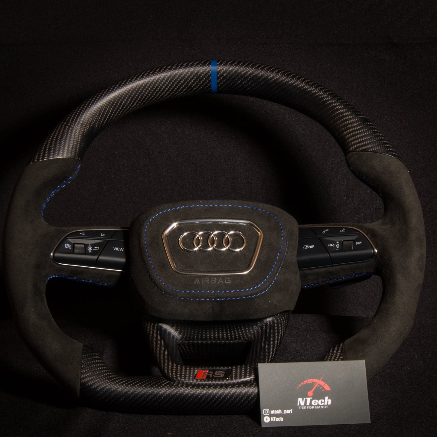 Volant Carbone Personnalisé Audi Q / RS (8Y)