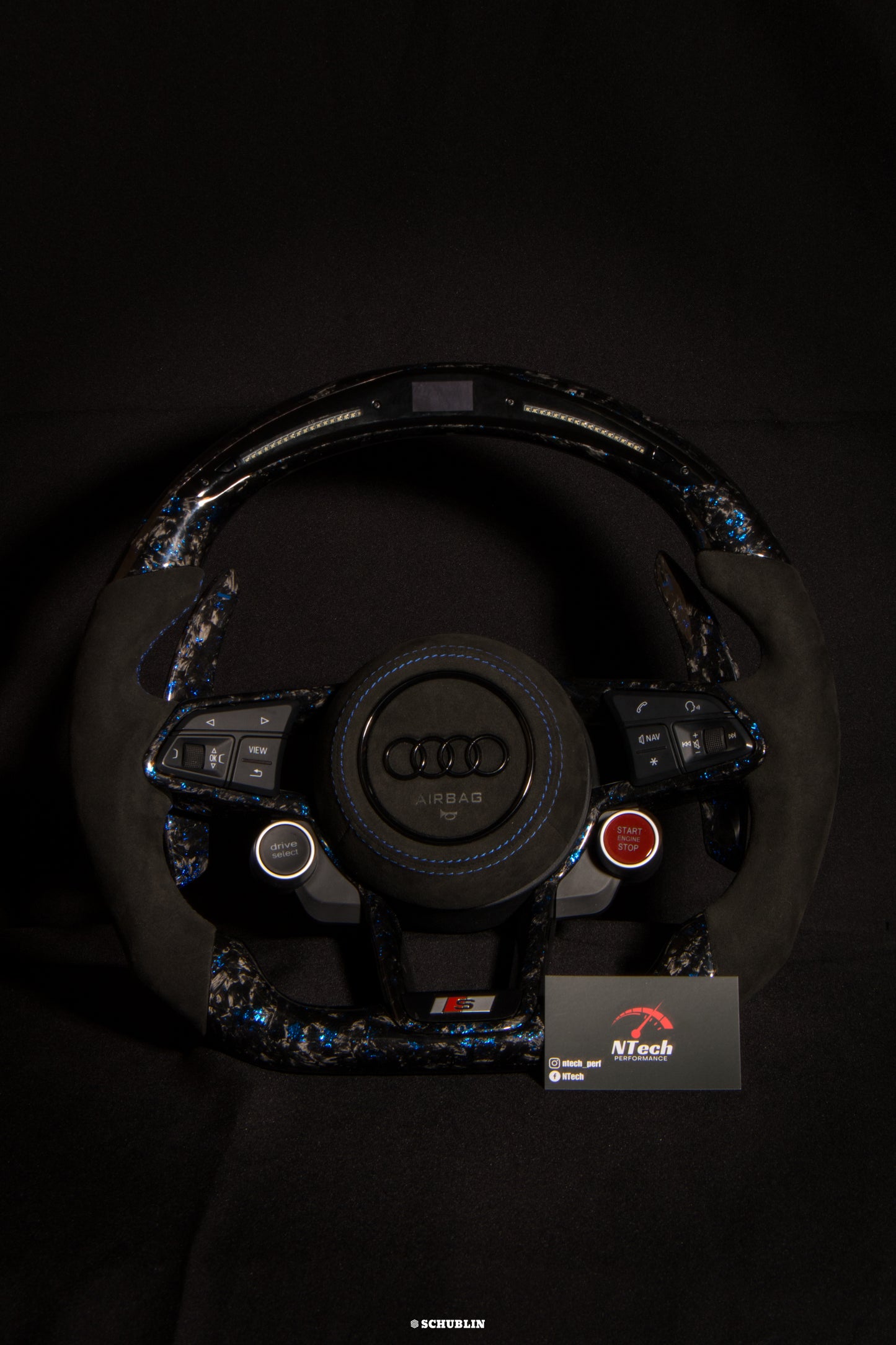 Volant Carbone Personnalisé AUDI TT/TTS/TTRS/R8