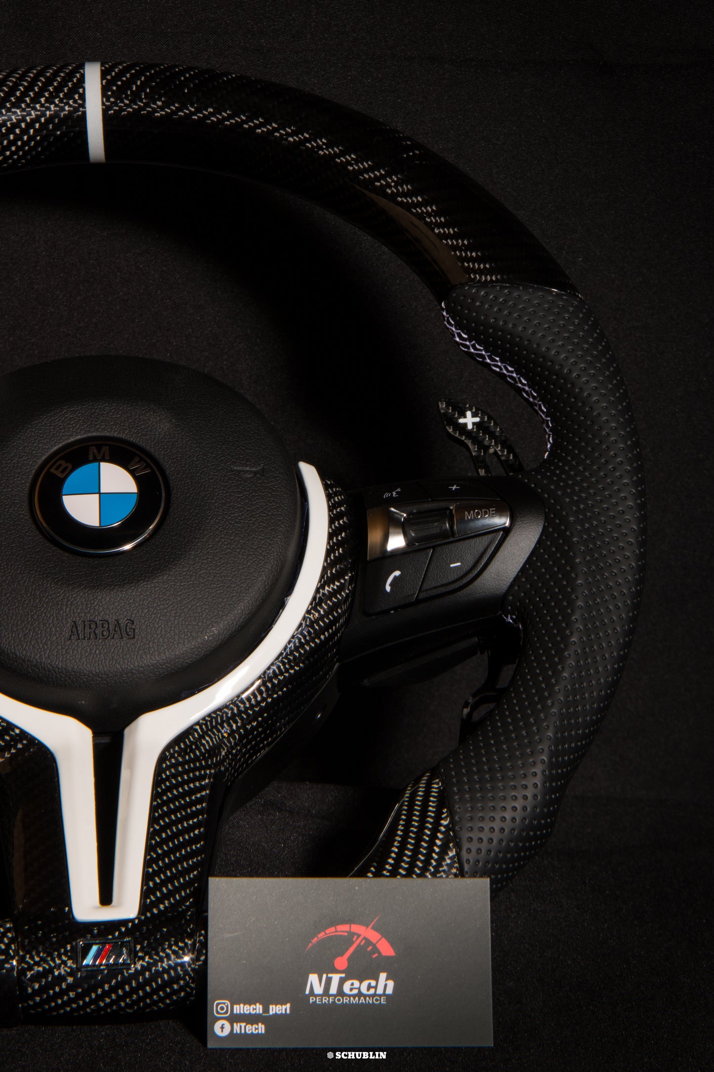 Volant Carbone personnalisé BMW M Série F