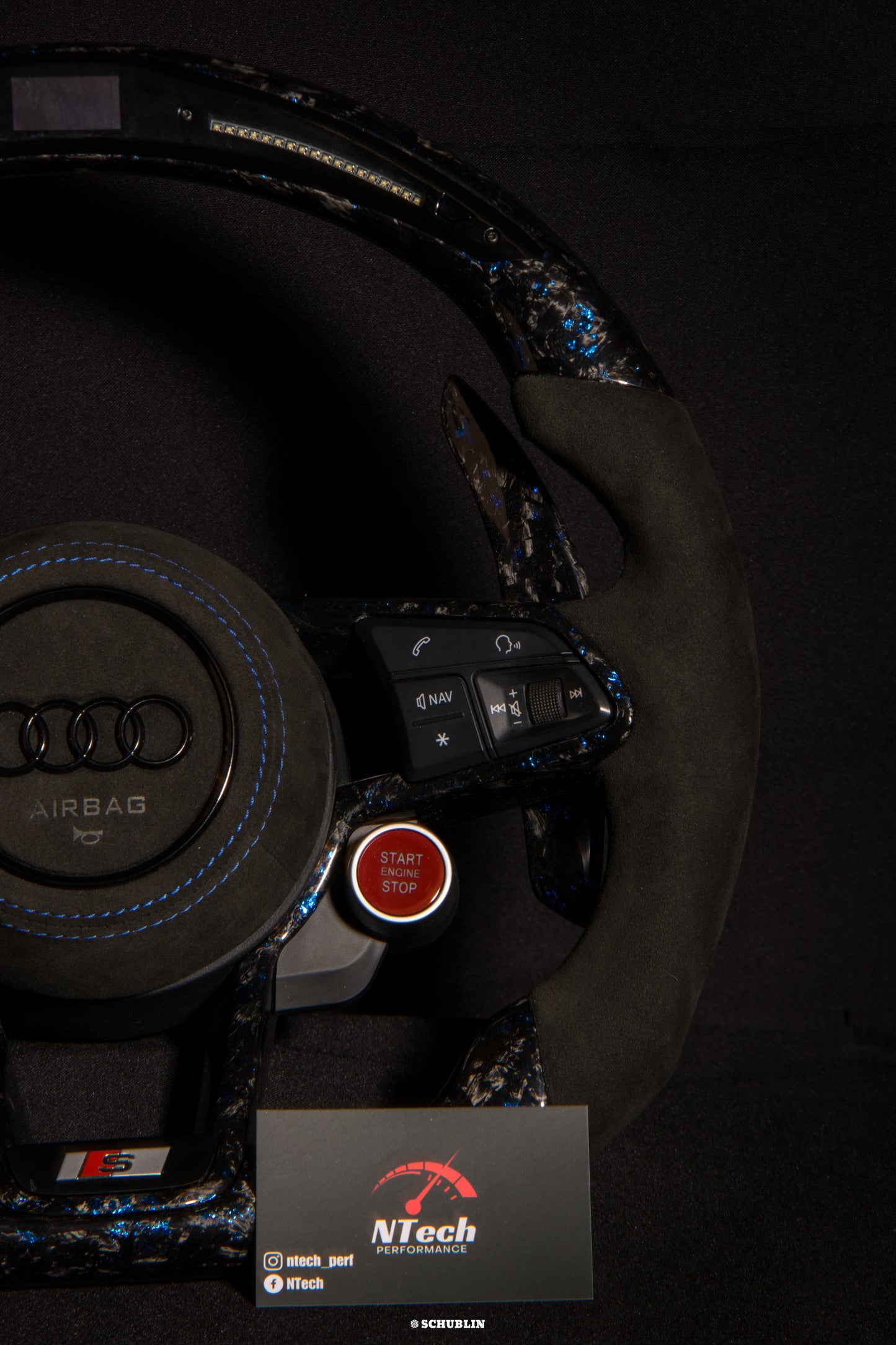 Volant Carbone Personnalisé AUDI TT/TTS/TTRS/R8