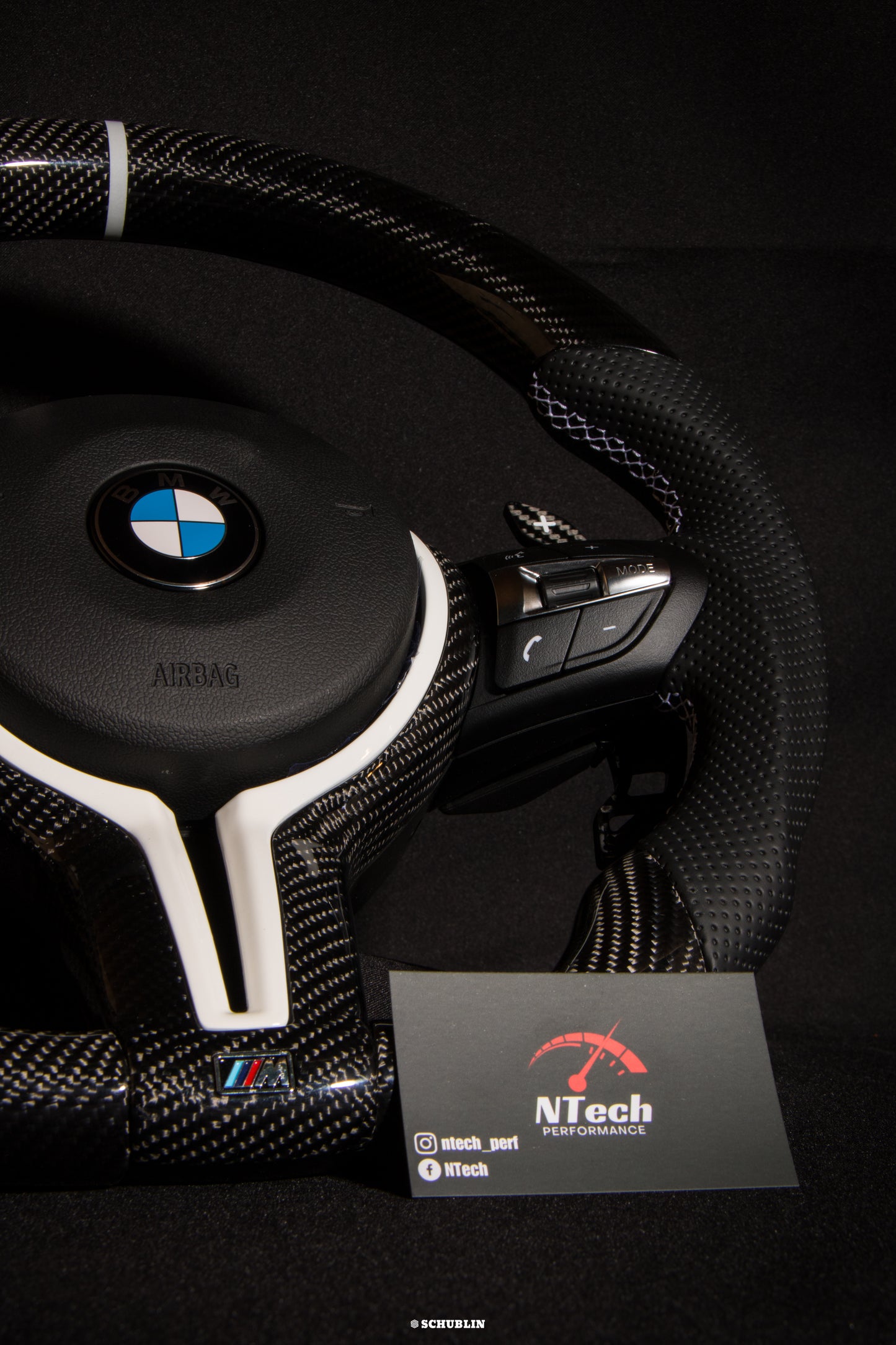 Volant Carbone personnalisé BMW M Série F