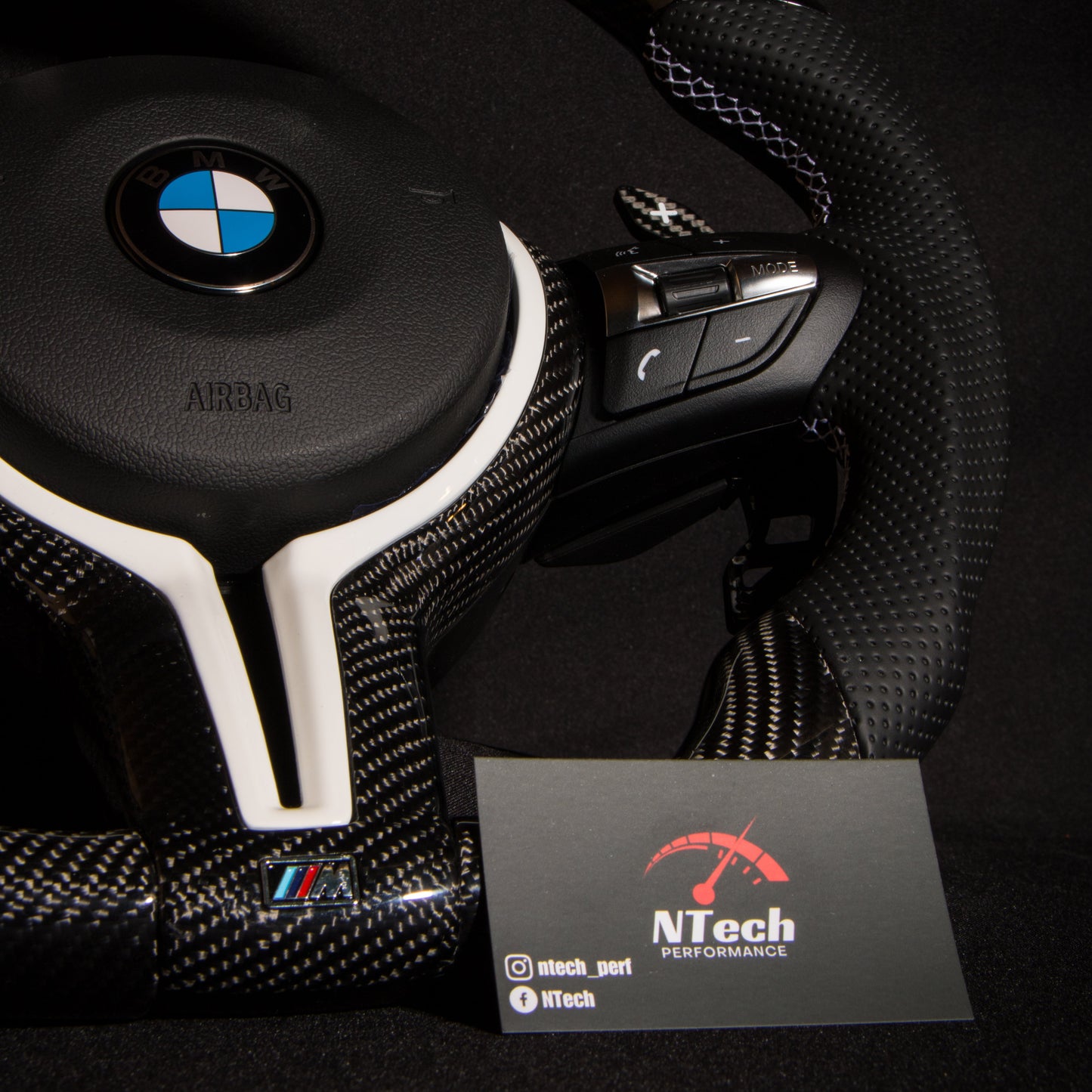 Volant Carbone Personnalisé BMW Série F (F20, F30, F32, F10, F15, M2/M3/M4)