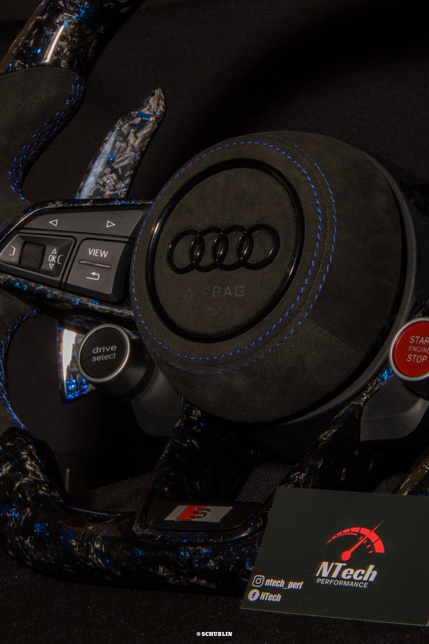 Volant Carbone Personnalisé AUDI TT/TTS/TTRS/R8