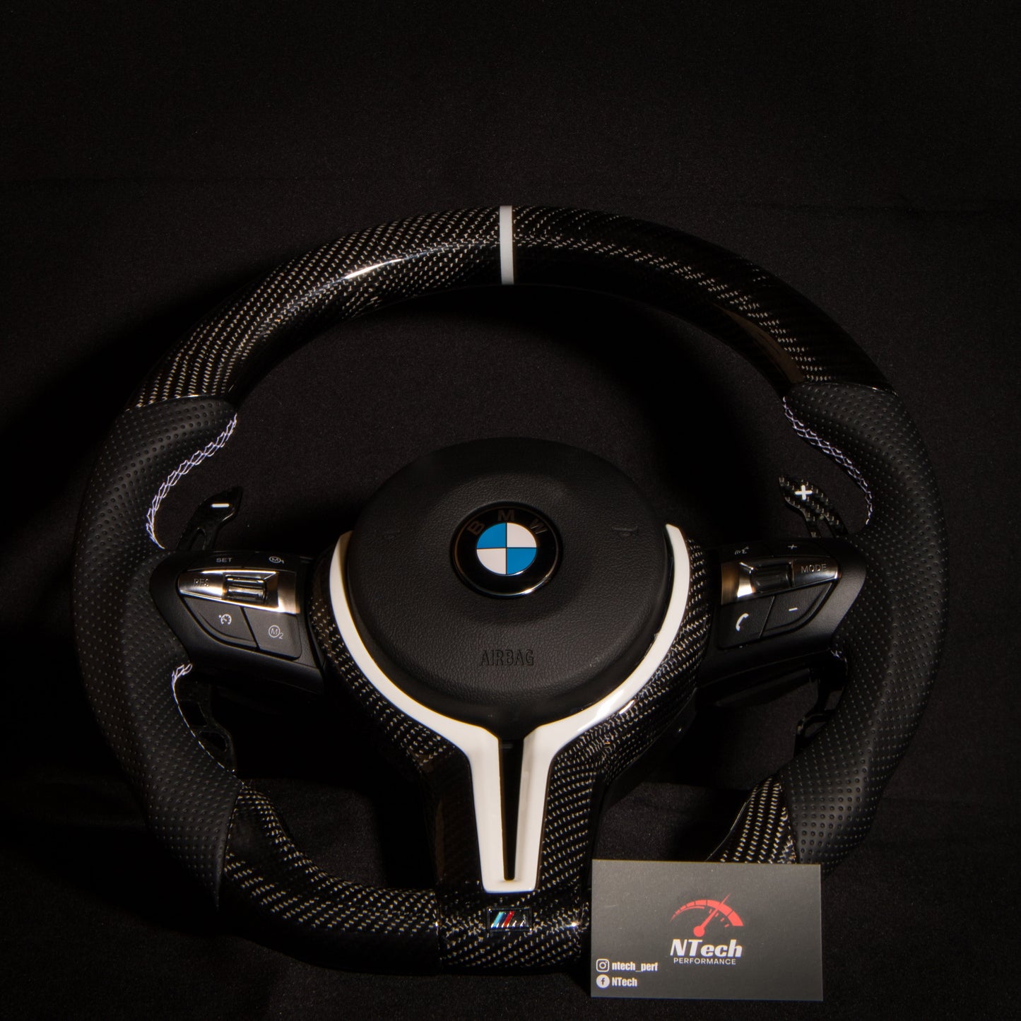 Volant Carbone Personnalisé BMW Série F (F20, F30, F32, F10, F15, M2/M3/M4)