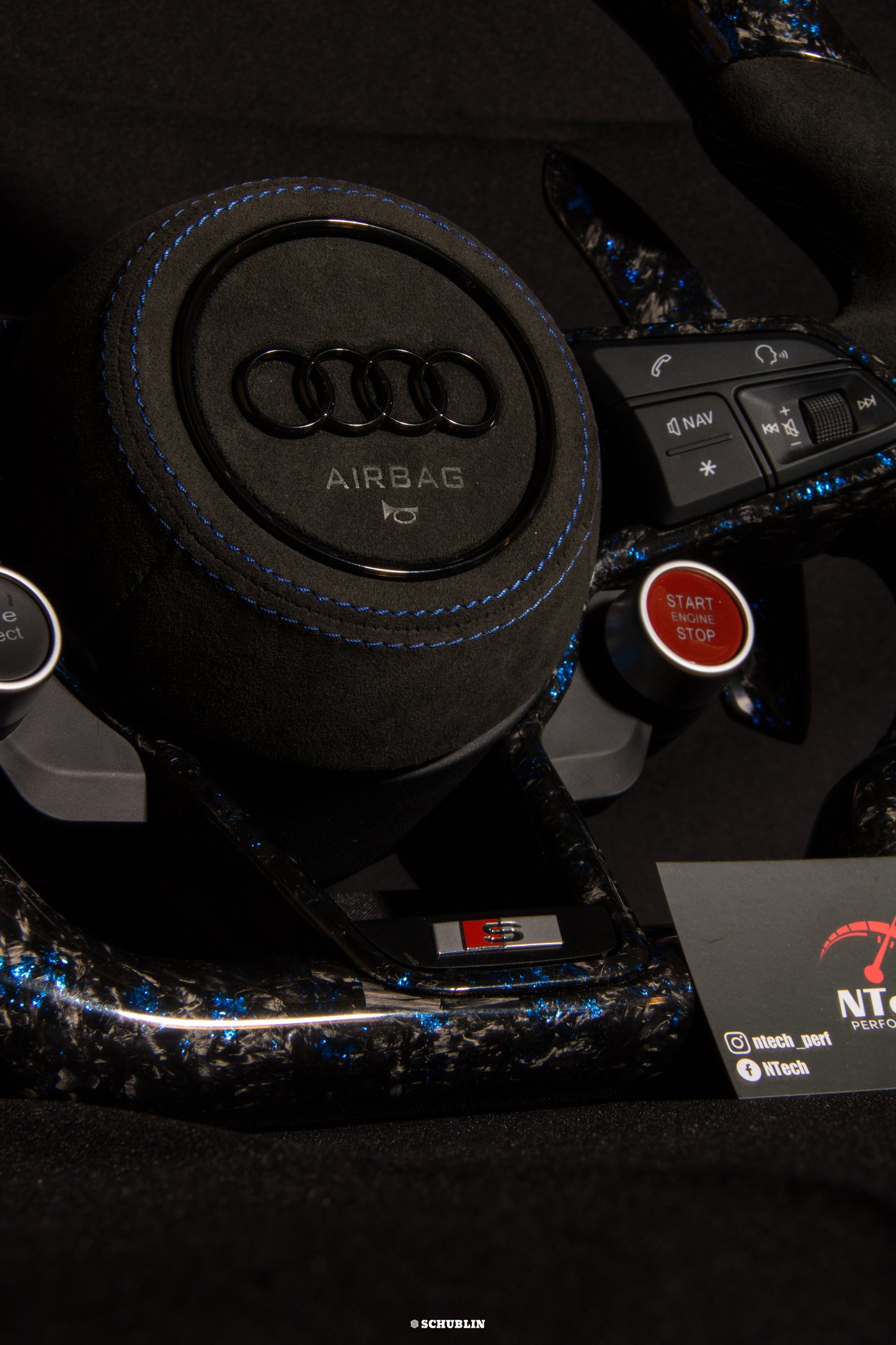 Volant Carbone Personnalisé AUDI TT/TTS/TTRS/R8